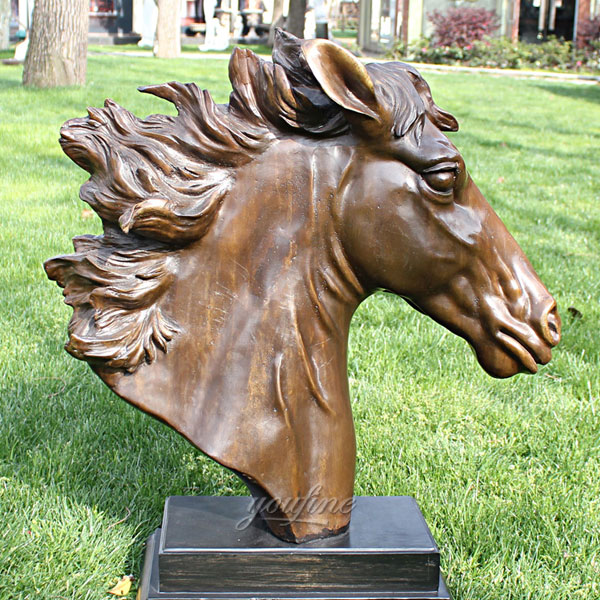 bronze horse statue